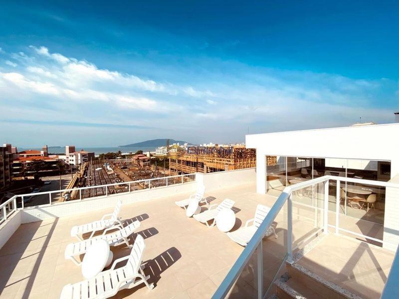 Apartamento De Alto Padrão à 200 Metros Na Praia Dos Ingleses Em Florianópolis