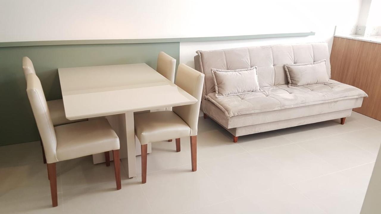 Apartamento De Alto Padrão à 200 Metros Na Praia Dos Ingleses Em *