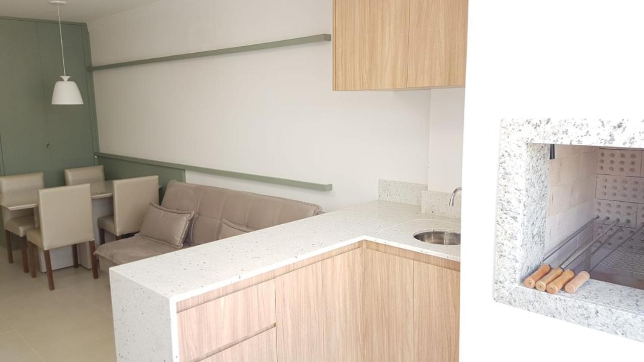 Apartamento De Alto Padrão à 200 Metros Na Praia Dos Ingleses Em * Florianópolis