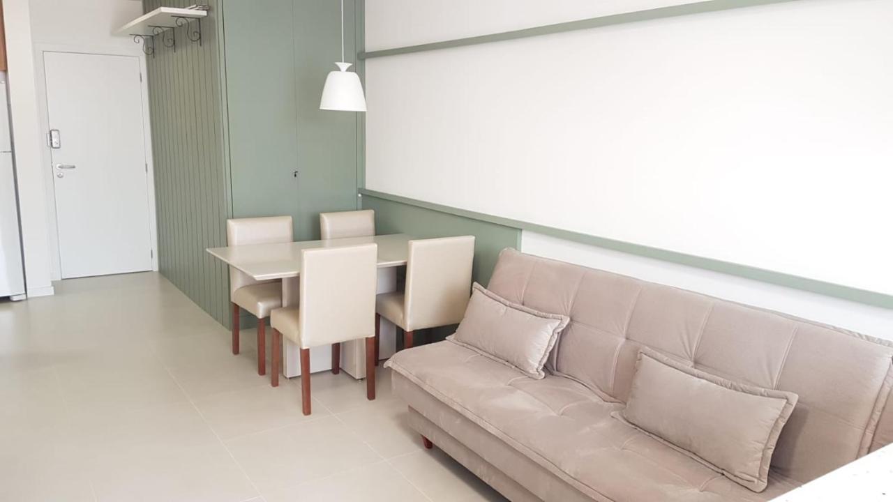 Apartamento De Alto Padrão à 200 Metros Na Praia Dos Ingleses Em * Florianópolis