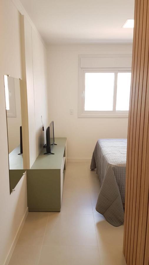 Apartamento De Alto Padrão à 200 Metros Na Praia Dos Ingleses Em